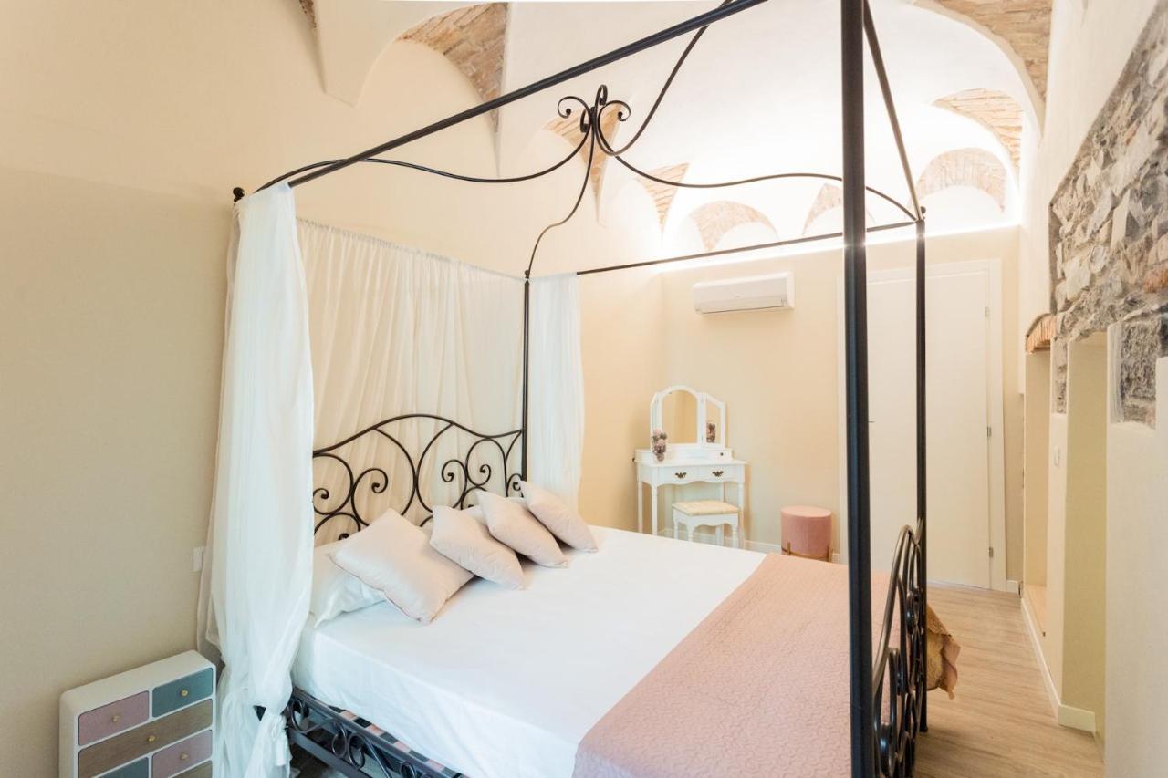 Romantic Escape City Centre With Jacuzzi & Parking By Rent All Комо Экстерьер фото