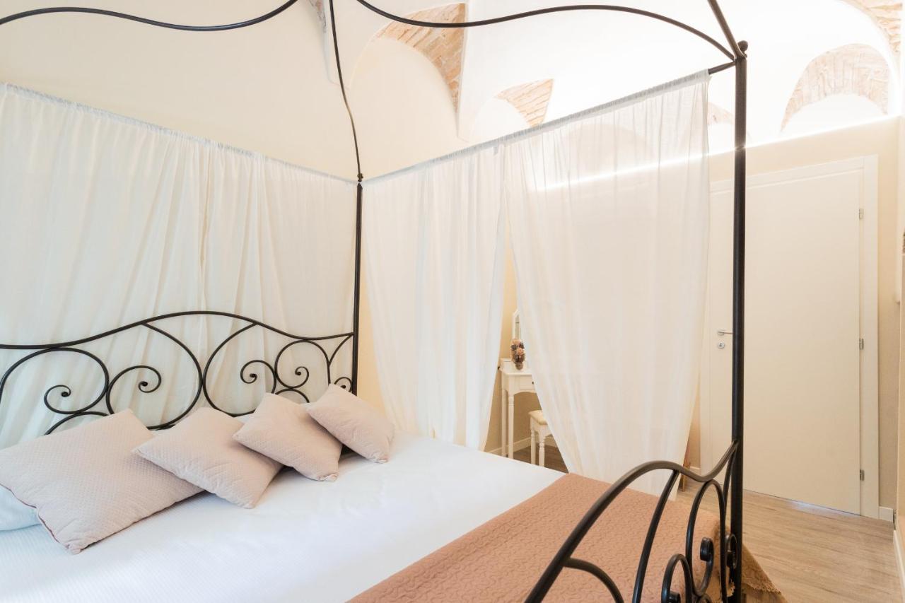 Romantic Escape City Centre With Jacuzzi & Parking By Rent All Комо Экстерьер фото