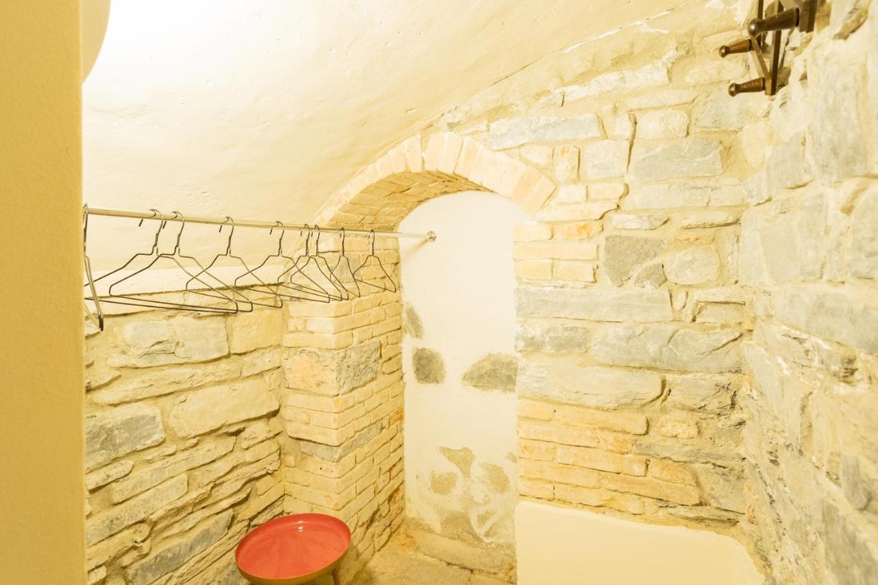 Romantic Escape City Centre With Jacuzzi & Parking By Rent All Комо Экстерьер фото
