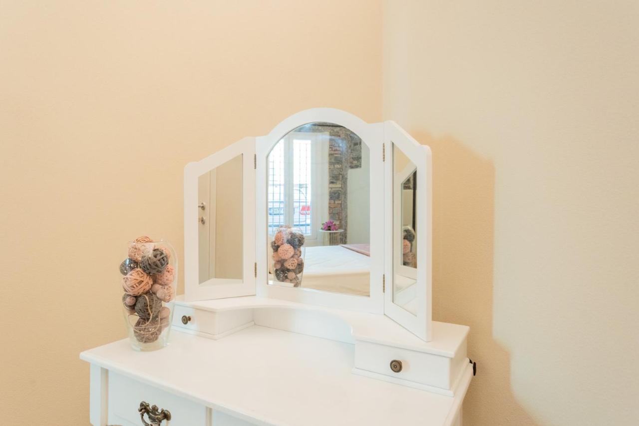 Romantic Escape City Centre With Jacuzzi & Parking By Rent All Комо Экстерьер фото