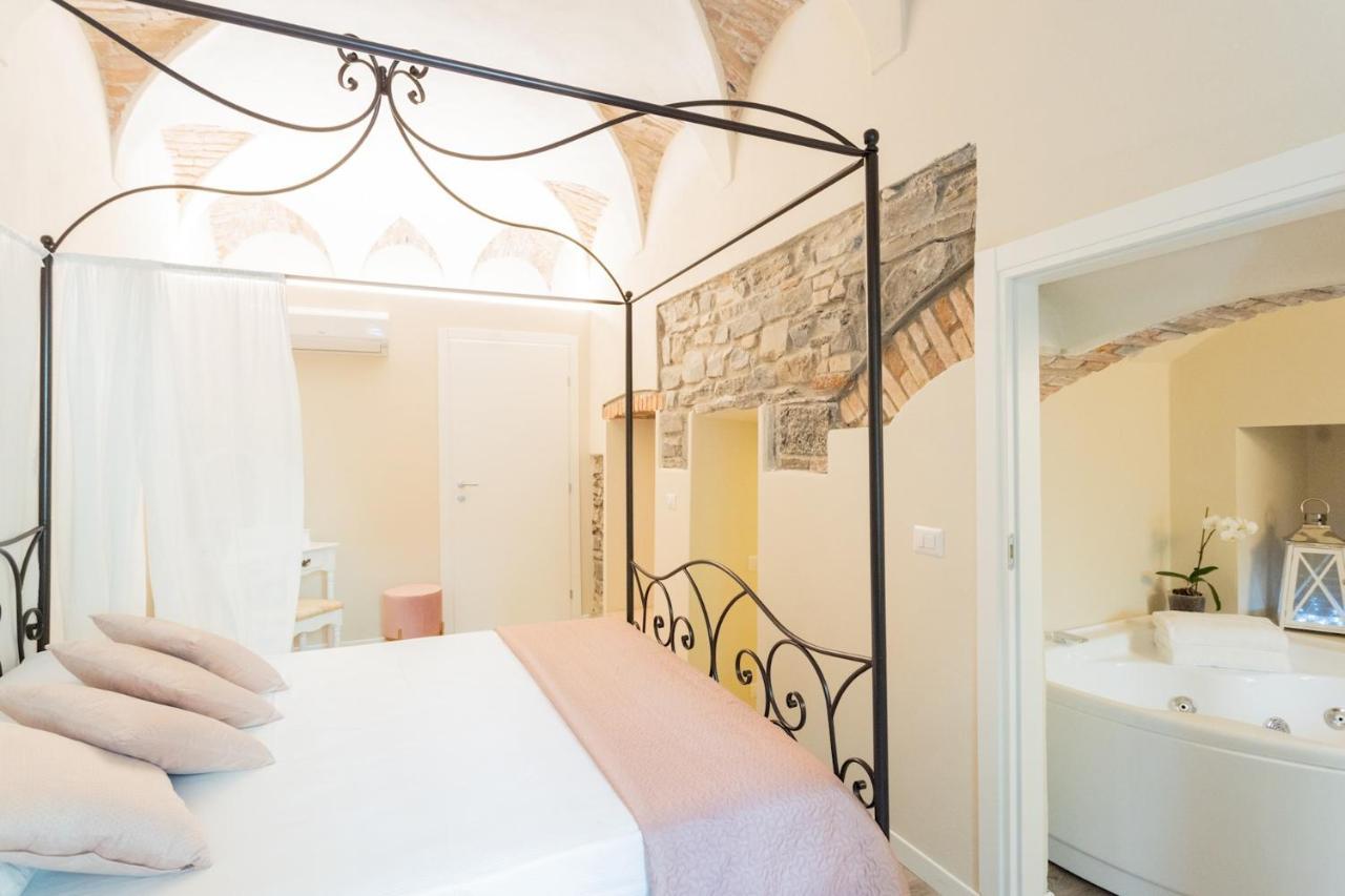 Romantic Escape City Centre With Jacuzzi & Parking By Rent All Комо Экстерьер фото