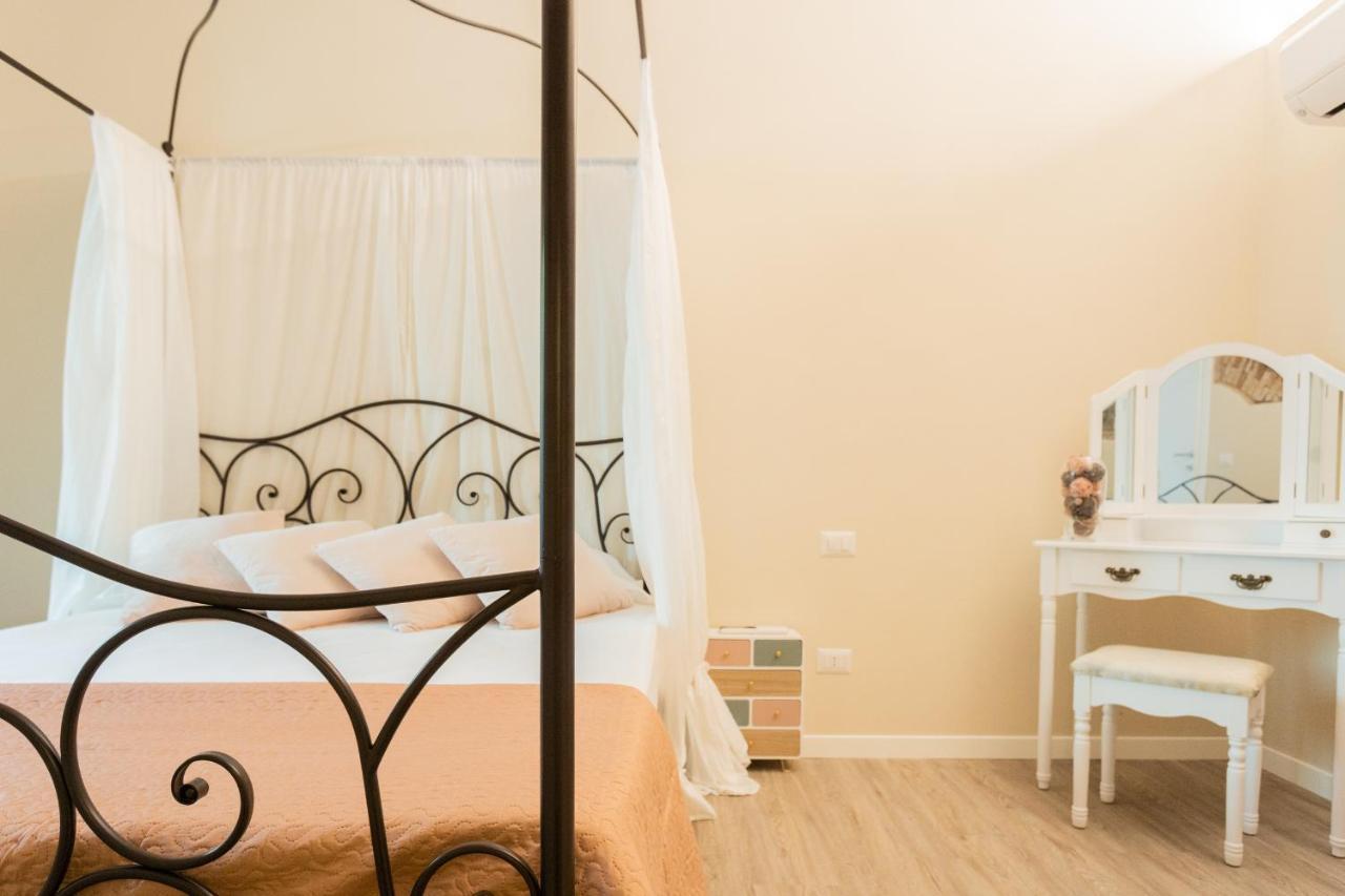 Romantic Escape City Centre With Jacuzzi & Parking By Rent All Комо Экстерьер фото
