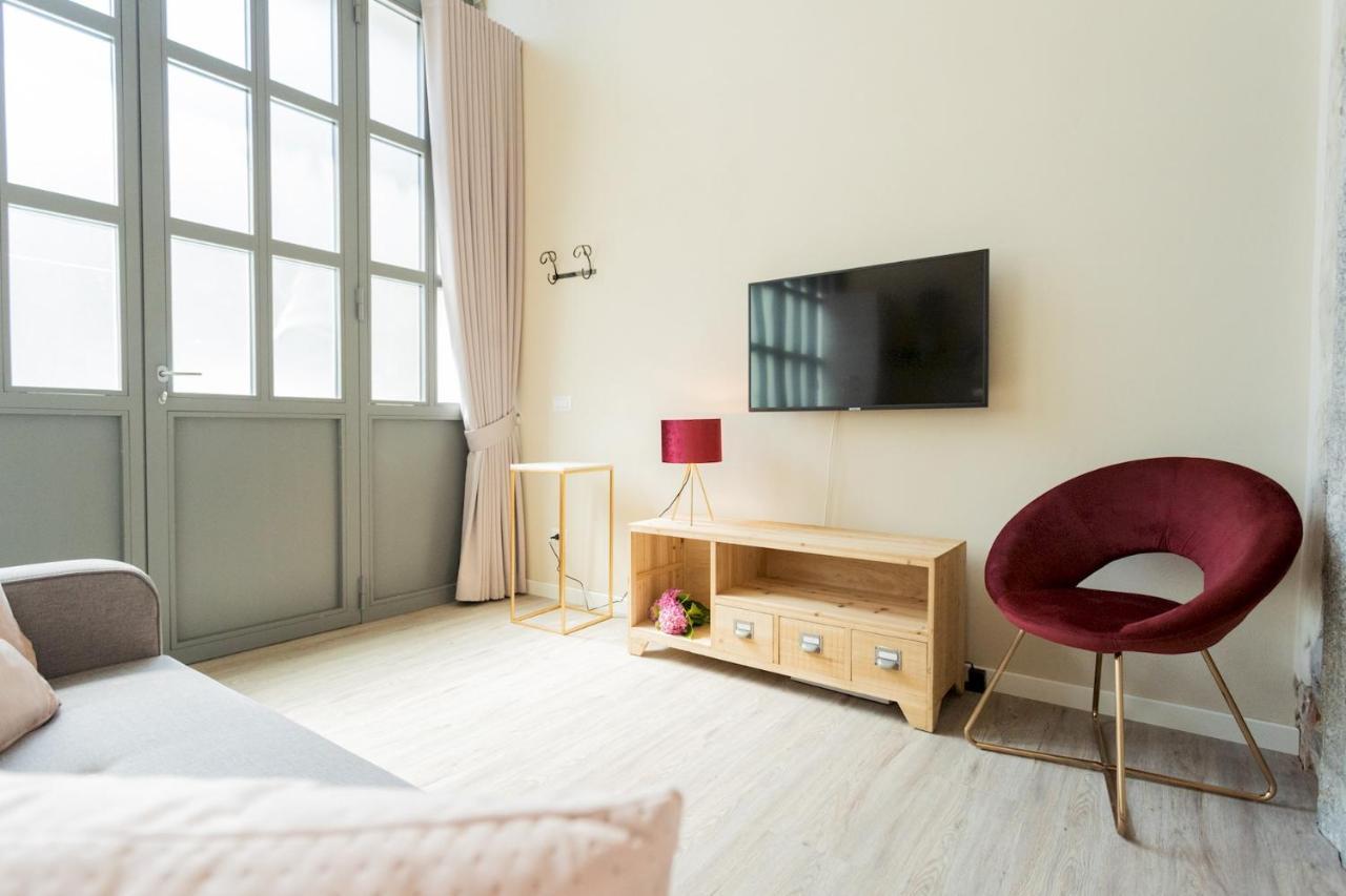 Romantic Escape City Centre With Jacuzzi & Parking By Rent All Комо Экстерьер фото